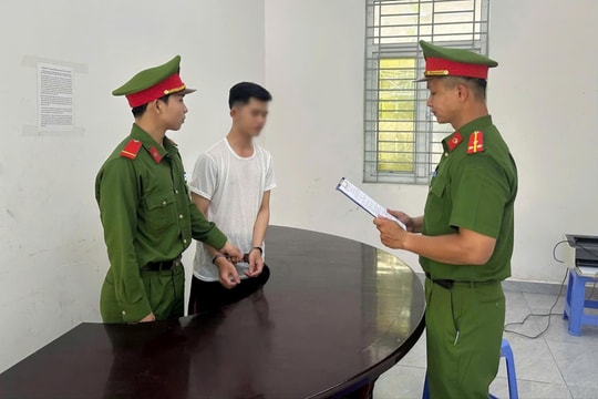 Lợi dụng vị trí thu ngân, chiếm đoạt gần 900 triệu đồng của chủ quán