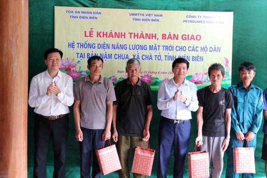 TAND tỉnh Điện Biên phối hợp bàn giao hệ thống điện mặt trời cho bản Nậm Chua