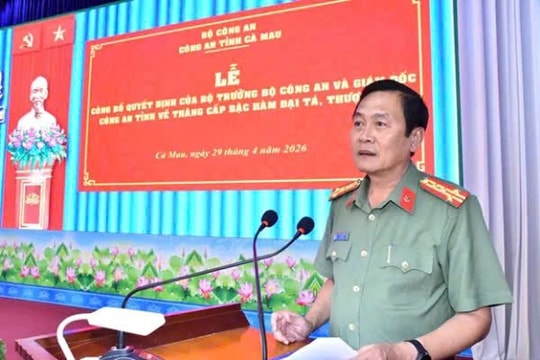 Thăng cấp bậc hàm Thiếu tướng cho Giám đốc Công an tỉnh Cà Mau