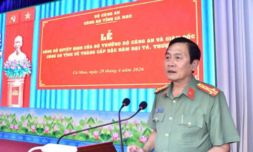 Thăng cấp bậc hàm Thiếu tướng cho Giám đốc Công an tỉnh Cà Mau