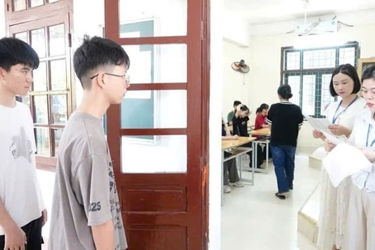 51.148 thí sinh Thanh Hóa bước vào môn thi đầu tiên vào lớp 10