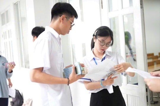 Vì sao phổ điểm đợt 2 của ĐHQG TP.HCM có phần “lệch trái”?