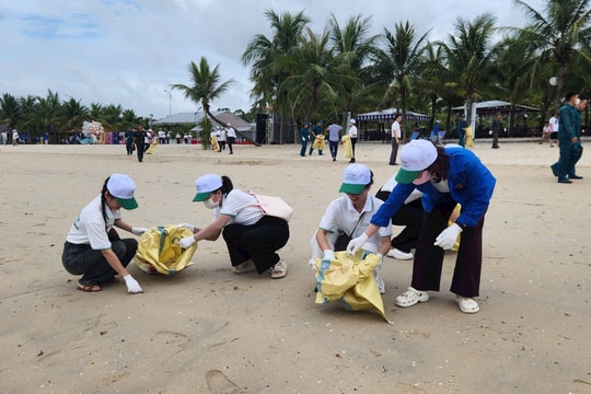 Quảng Ninh ra quân hưởng ứng Tháng hành động vì môi trường