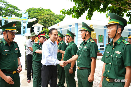 Đoàn công tác liên ngành Bộ Ngoại giao khảo sát tiến độ triển khai các dự án trọng điểm tại Hòn Khoai