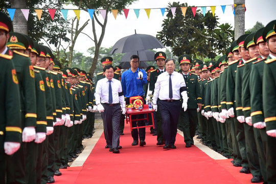 Tây Ninh an táng 173 hài cốt liệt sĩ hy sinh tại Campuchia