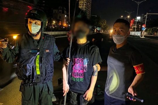 Khống chế nhóm đối tượng mang hung khí "diễu phố" đêm