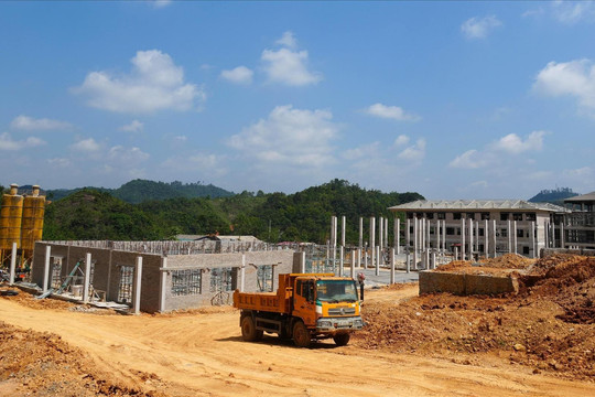 Đẩy nhanh tiến độ xây trường nội trú liên cấp tại các xã biên giới