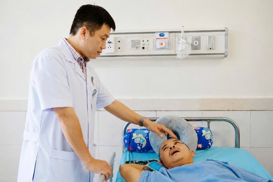 Cứu sống bệnh nhân chấn thương sọ não hôn mê sâu không có người thân