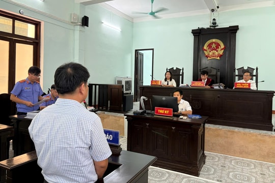 Nguyên Kế toán trưởng CDC Huế được miễn hình phạt trong vụ kit Việt Á