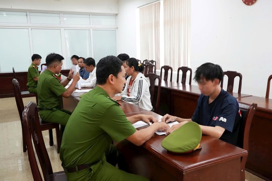 Khởi tố 3 thiếu niên tụ tập, bốc đầu xe gây rối trật tự công cộng