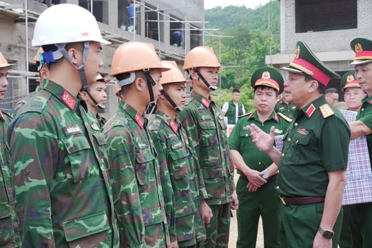 Những người lính góp sức dựng xây tương lai trẻ em vùng biên