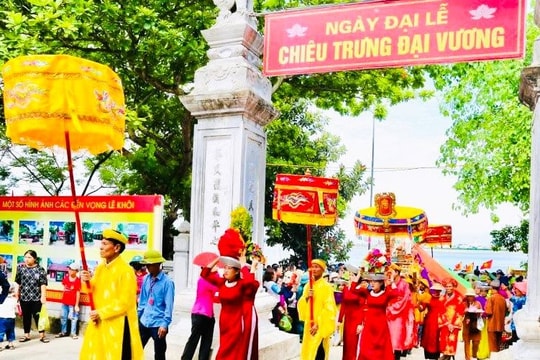 Đông đảo người dân tưởng nhớ Chiêu Trưng Đại vương Lê Khôi