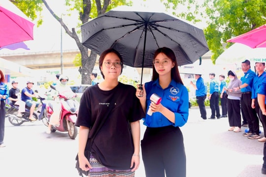 Hơn 129.000 thí sinh Hà Nội làm thủ tục thi tốt nghiệp THPT