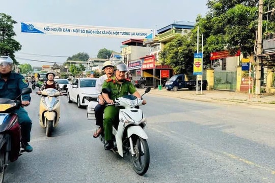 Công an xã chạy đua thời gian giúp thí sinh kịp giờ thi