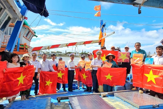 Nghĩa tình người lính biển