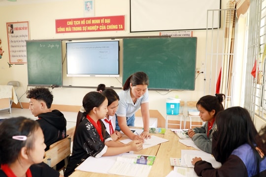 Cấp xã được giao thêm nhiệm vụ liên quan đến giáo viên và trường học