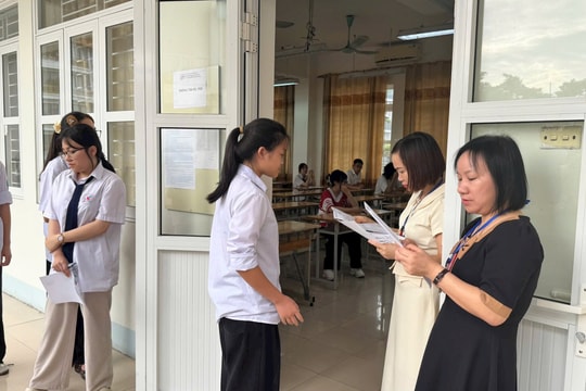 Chạy đua với thời gian để giúp thí sinh dự thi đúng giờ