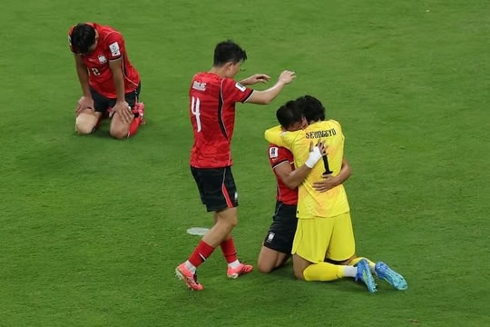 Hàn Quốc lội ngược dòng thành công chiến thắng 2-1 trước Cộng hòa Séc