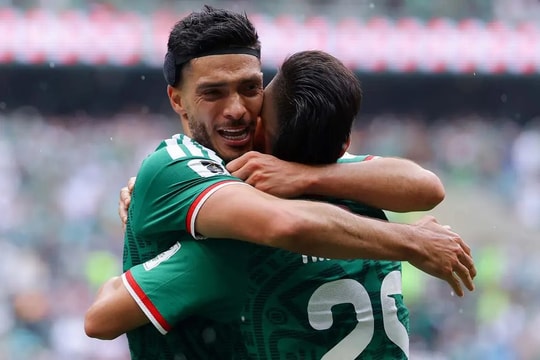 Raul Jimenez bật khóc khi ghi bàn ở World Cup – giọt nước mắt của nghị lực