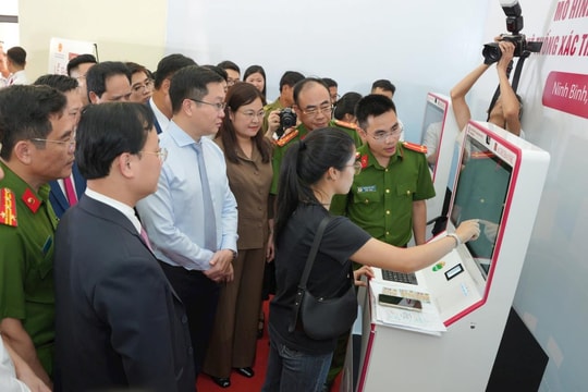 Ra mắt mô hình thí điểm Kiosk thông minh tại Ninh Bình