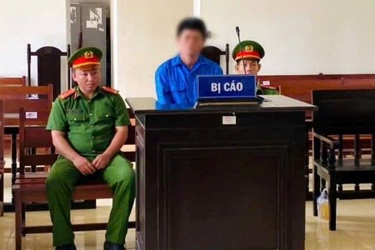 Mâu thuẫn tình cảm, người đàn ông dùng dao đâm bạn đời