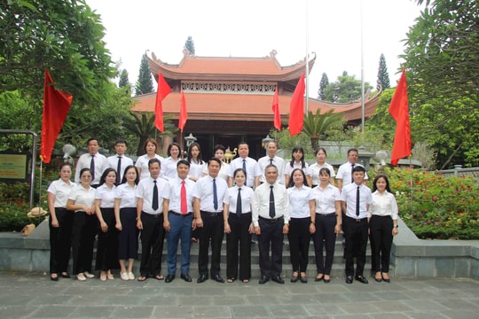 Chi bộ TAND khu vực 5 Thái Nguyên sinh hoạt chuyên đề tại ATK Định Hóa