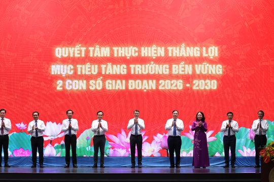 Thủ tướng phát động Phong trào thi đua quyết tâm thực hiện thắng lợi mục tiêu tăng trưởng bền vững '2 con số'