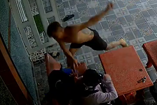Khởi tố, bắt tạm giam đối tượng bắt giữ trái phép Thẩm phán khi đang làm nhiệm vụ