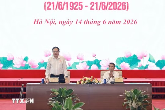 Thủ tướng Chính phủ và Chủ tịch Quốc hội gặp mặt lãnh đạo các cơ quan báo chí