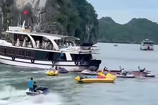 Thông tin về vụ tai nạn tàu khách trên vịnh ở Cát Bà