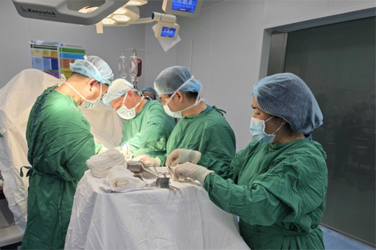 Cứu bệnh nhân chấn thương nặng do tai nạn giao thông