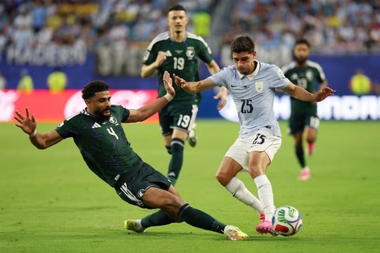 Ả Rập Saudi – Uruguay 1 -1 : Màn ra mắt ấn tượng của Ả Rập Saudi