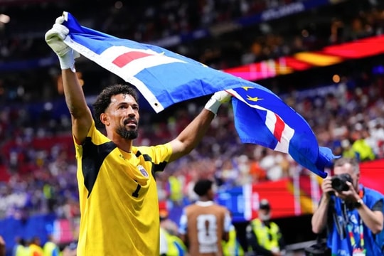 Thủ môn gây sốt của Cape Verde tại World Cup là ai?