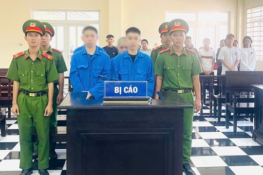 4 thanh niên rủ nhau mang hung khí đi cướp