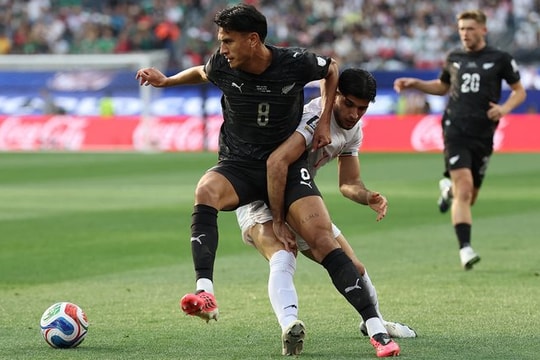 Iran và New Zealand bất phân thắng bại sau trận cầu 4 bàn thắng