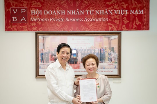 Madame Nguyễn Thị Nga - Quyền Chủ tịch Hội Doanh nhân Tư nhân Việt Nam