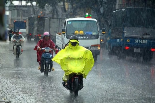Thời tiết ngày 18/6: Trung Bộ nắng nóng gay gắt vượt 38 độ C