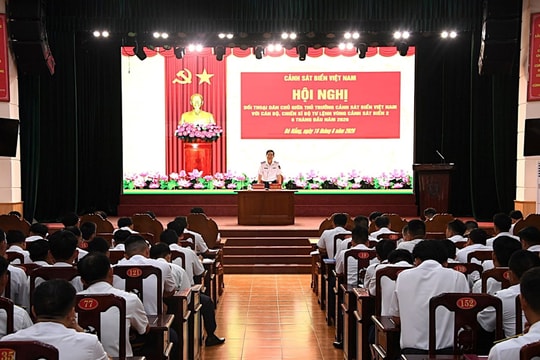 Đối thoại dân chủ với cán bộ, chiến sĩ Vùng Cảnh sát biển 2