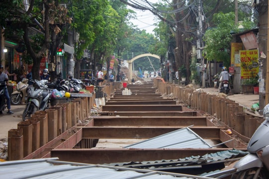 Người dân Tân Mỹ thích nghi với công trường hồ điều hòa Phú Đô