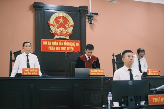 Xét xử trực tuyến vụ án sử dụng trái phép vũ khí quân dụng