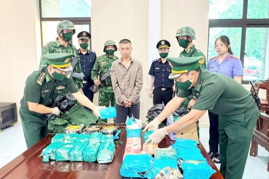 Giấu khoảng 27kg ma túy trong ba lô, đối tượng bị bắt tại trận