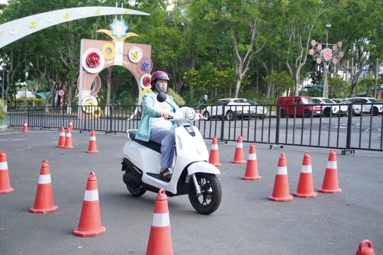 Từ bỏ xế xăng 50cc, người dùng hết lời khen xe máy điện VinFast Evo Lite