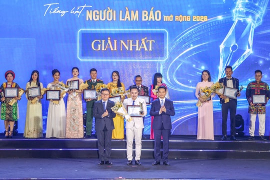 Trao giải Cuộc thi Tiếng hát người làm báo
