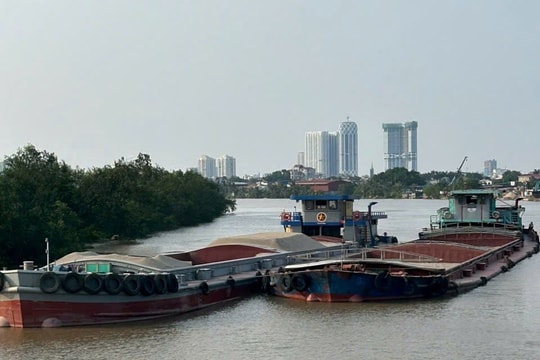 Hải Phòng: Phát hiện, xử lý nhiều tàu chở cát không có nguồn gốc hợp pháp