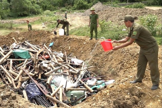 Tiêu hủy hàng nghìn khẩu súng, vũ khí nguy hiểm