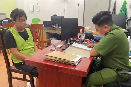 Giả danh nhân viên tiếp thị trộm cắp tài sản