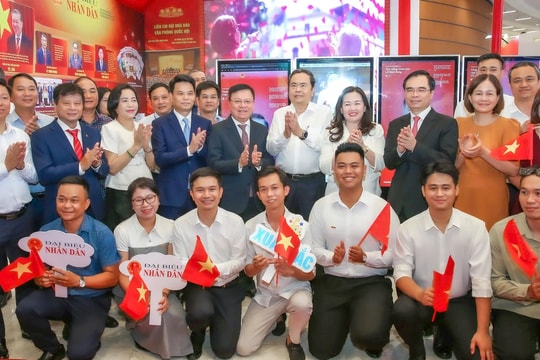 Chủ tịch Quốc hội Trần Thanh Mẫn dự ngày hội lớn của báo chí cả nước