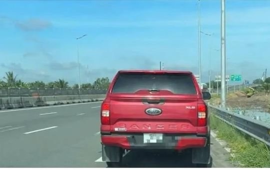 Dừng xe khẩn cấp trên cao tốc: Tuân thủ quy định, bảo đảm an toàn khi xử lý sự cố