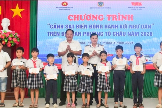 BTL Vùng Cảnh sát biển 4 đồng hành với ngư dân