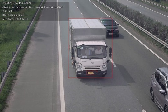 Camera AI ghi nhận hàng trăm trường hợp vi phạm giao thông trong 24 giờ